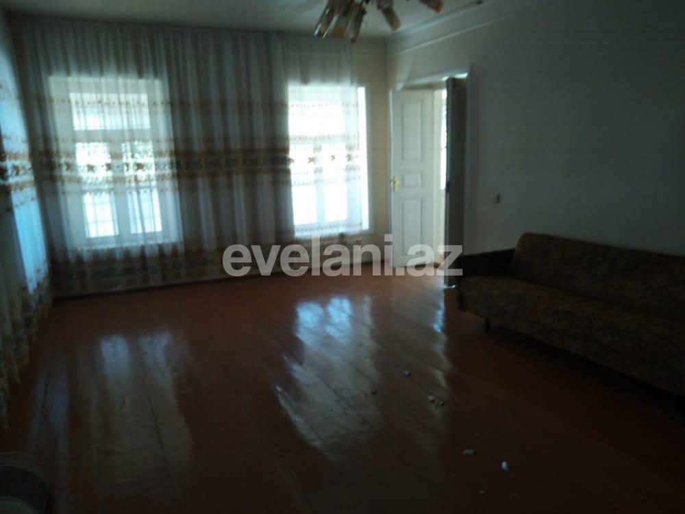 Satılır, həyət evi / bağ, 7 otaqlı, 250 m², Şəki