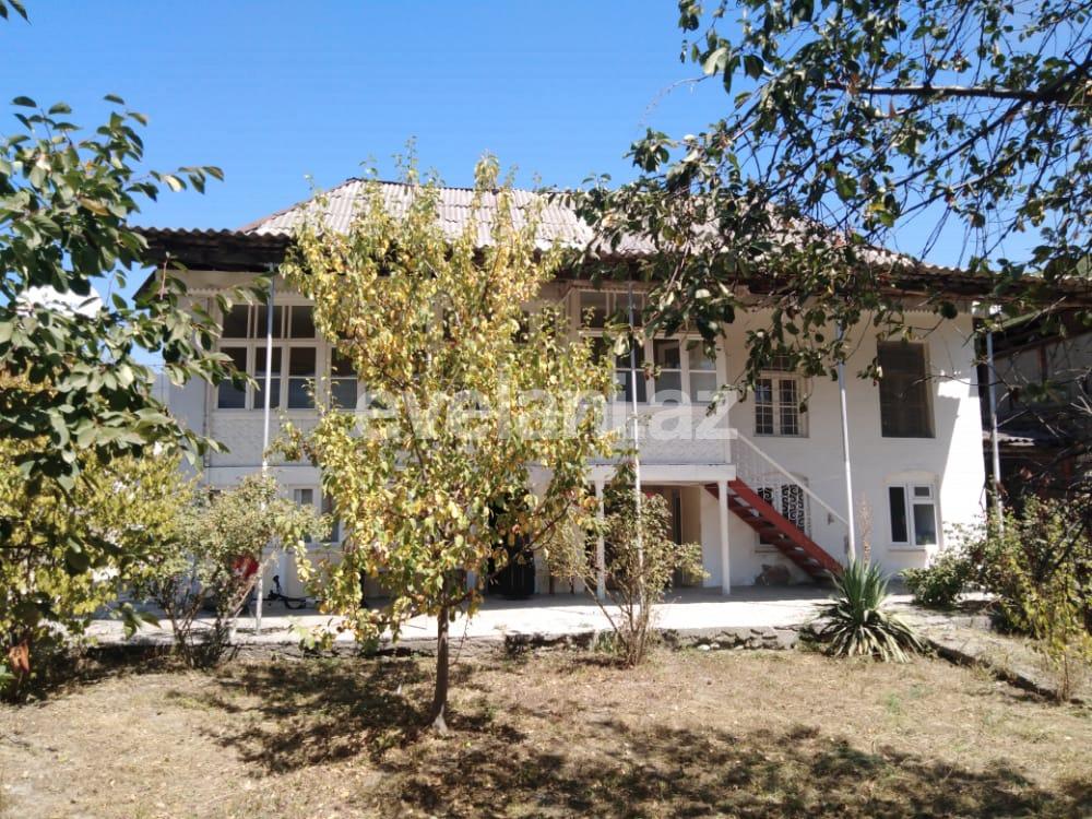 Satılır, həyət evi / bağ, 7 otaqlı, 250 m², Şəki