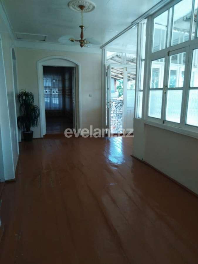 Satılır, həyət evi / bağ, 7 otaqlı, 250 m², Şəki