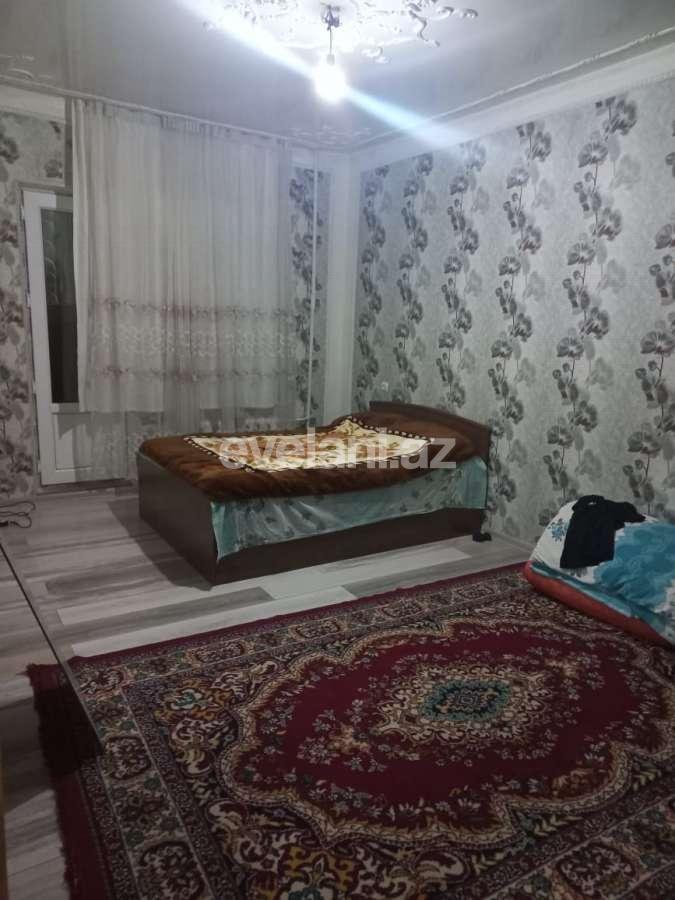 Satılır, köhnə tikili, 3 otaqlı, 95 m², Bakı, Binəqədi r, 8-ci mikrorayon q, Azadlıq prospekti m.