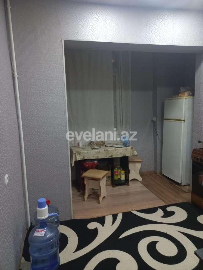 Satılır, köhnə tikili, 3 otaqlı, 95 m², Bakı, Binəqədi r, 8-ci mikrorayon q, Azadlıq prospekti m.