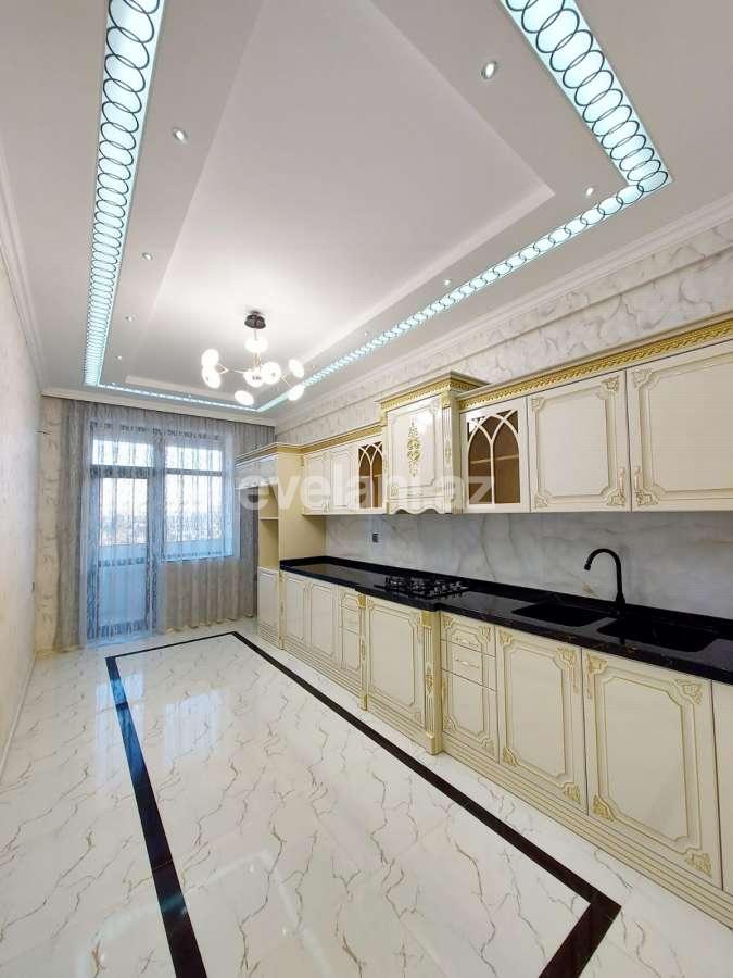 Satılır, yeni tikili, 3 otaqlı, 131 m², Bakı, Nizami r, Neftçilər m.