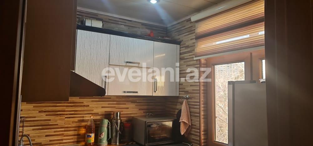 Satılır, köhnə tikili, 3 otaqlı, 60 m², Bakı, Nəsimi r, 5-ci mikrorayon q, Memar Əcəmi m.