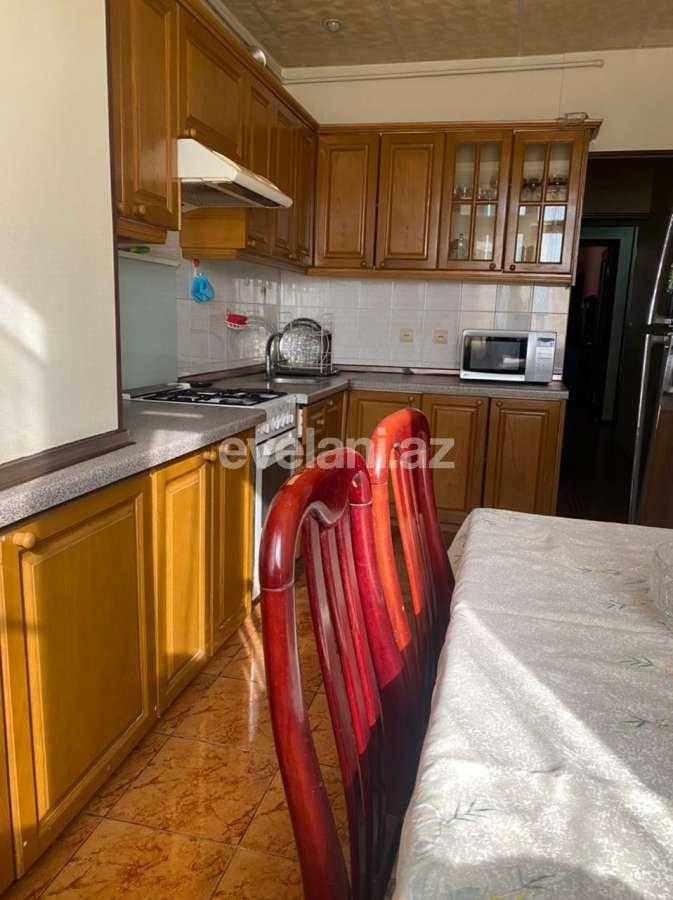 Kirayə verilir, köhnə tikili, 4 otaqlı, 115 m², Bakı, Yasamal r, Elmlər Akademiyası m.