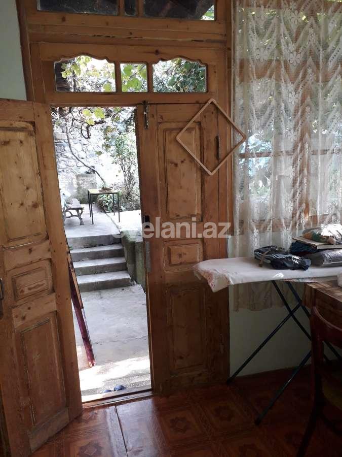 Satılır, həyət evi / bağ, 3 otaqlı, 90 m², Şəki