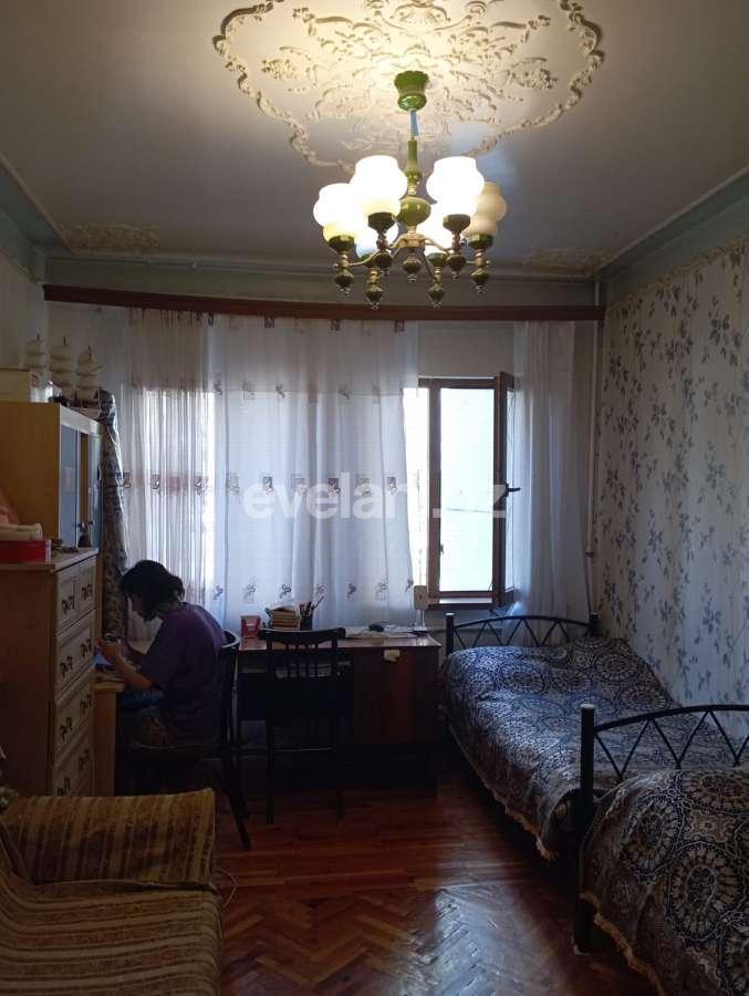 Satılır, köhnə tikili, 3 otaqlı, 80 m², Bakı, Yasamal r, Yeni Yasamal q, İnşaatçılar m.