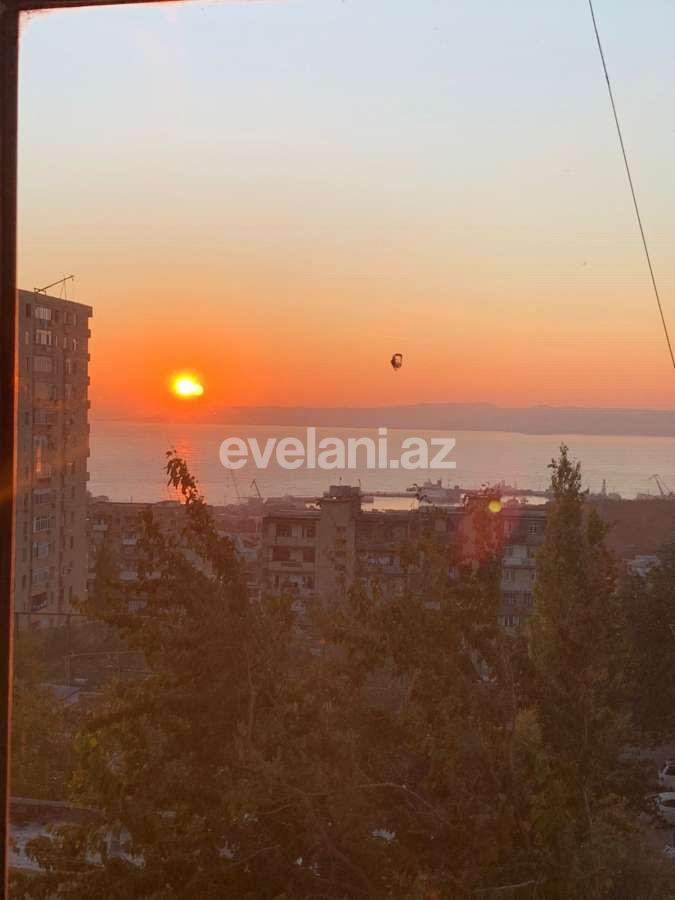 Satılır, köhnə tikili, 4 otaqlı, 100 m², Bakı, Xətai r, Həzi Aslanov q, Həzi Aslanov m.