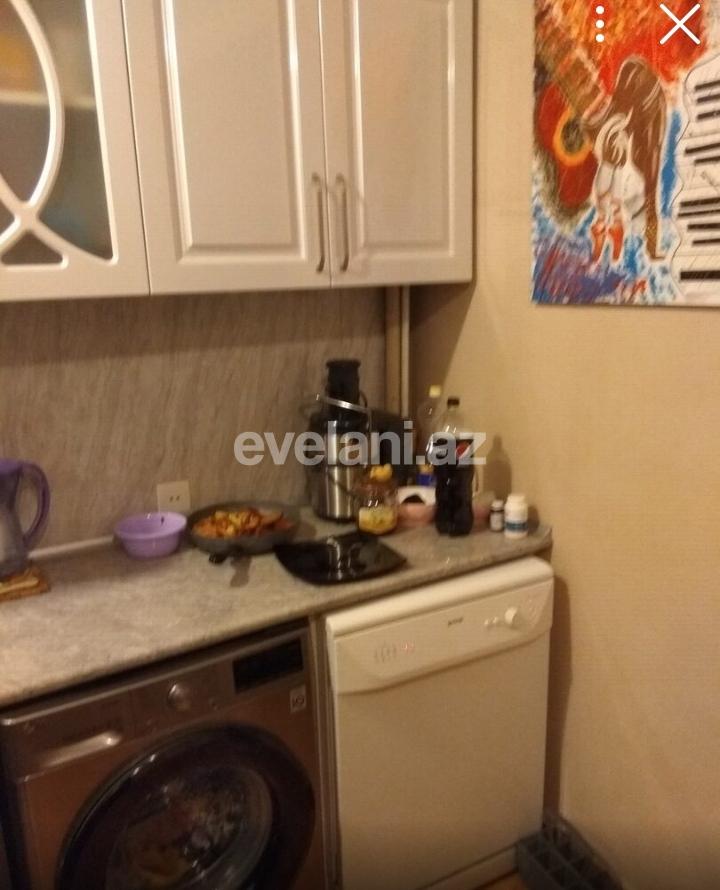 Satılır, köhnə tikili, 3 otaqlı, 97 m², Bakı, Yasamal r, Elmlər Akademiyası m.