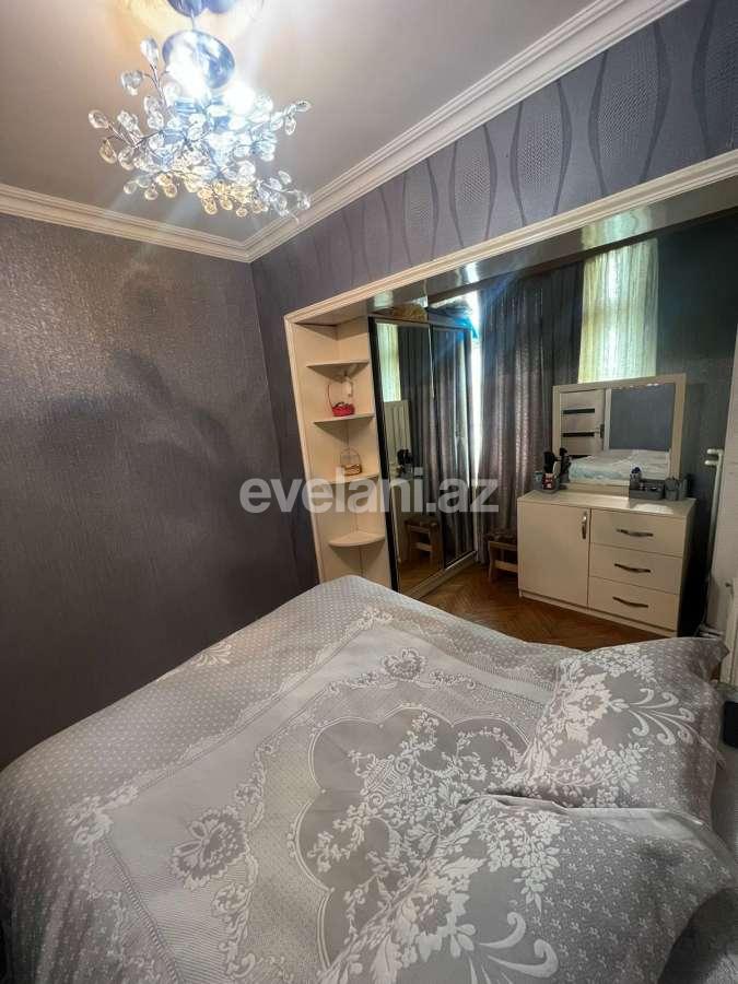 Satılır, köhnə tikili, 2 otaqlı, 45 m², Bakı, Binəqədi r, 6-cı mikrorayon q, Azadlıq prospekti m.