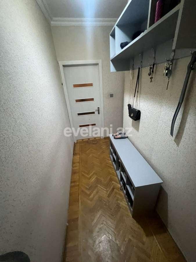 Satılır, köhnə tikili, 2 otaqlı, 45 m², Bakı, Binəqədi r, 6-cı mikrorayon q, Azadlıq prospekti m.