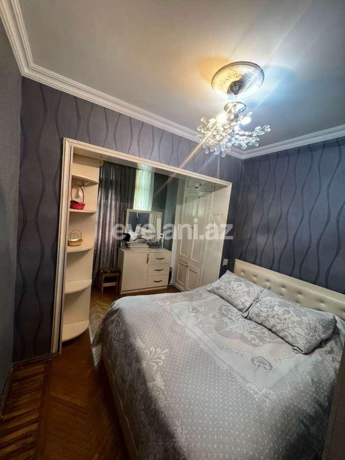 Satılır, köhnə tikili, 2 otaqlı, 45 m², Bakı, Binəqədi r, 6-cı mikrorayon q, Azadlıq prospekti m.