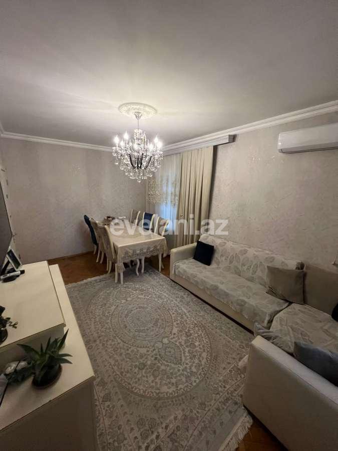 Satılır, köhnə tikili, 2 otaqlı, 45 m², Bakı, Binəqədi r, 6-cı mikrorayon q, Azadlıq prospekti m.