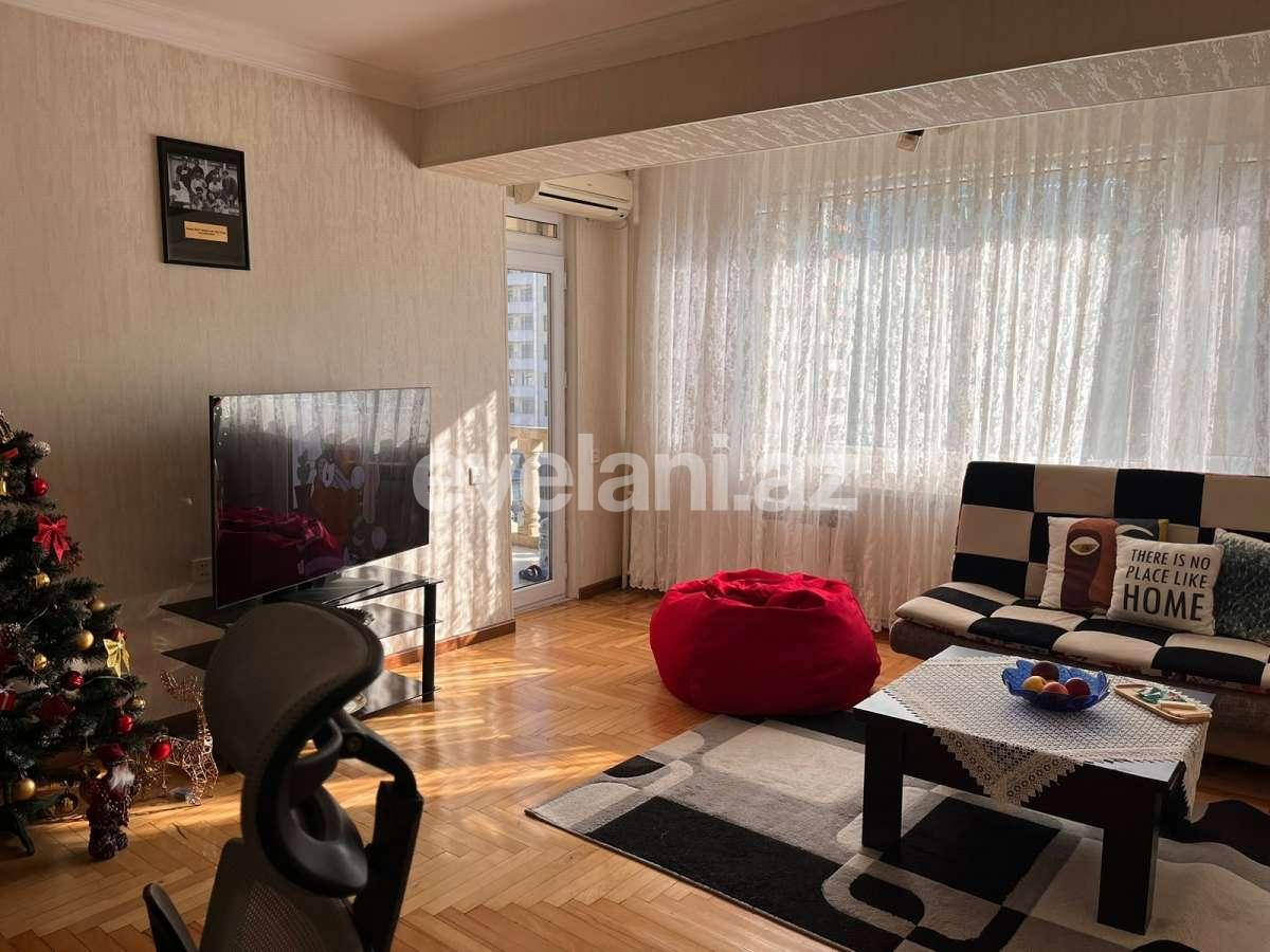 Satılır, köhnə tikili, 2 otaqlı, 70 m², Bakı, Nəsimi r.