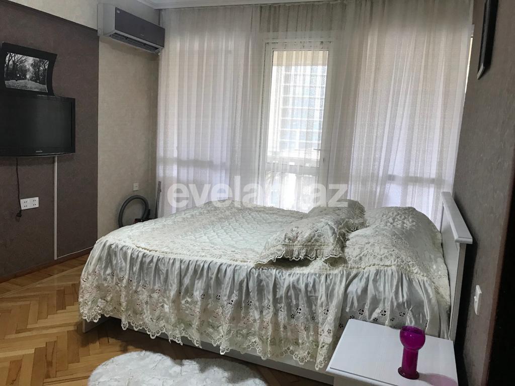 Satılır, köhnə tikili, 2 otaqlı, 70 m², Bakı, Nəsimi r.