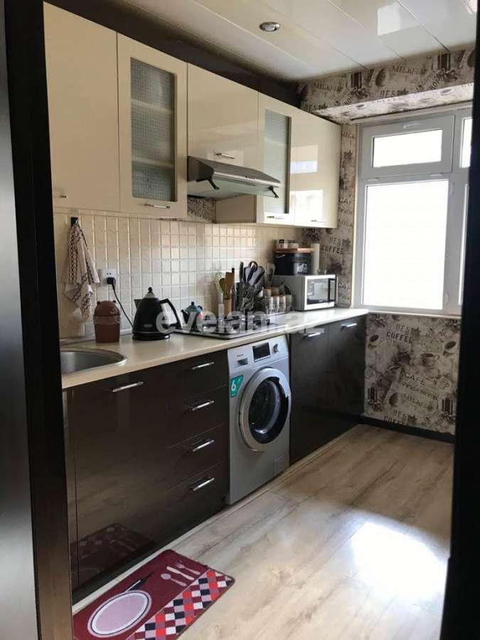 Satılır, köhnə tikili, 2 otaqlı, 70 m², Bakı, Nəsimi r.