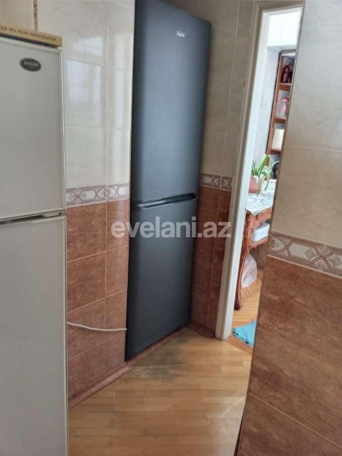 Satılır, köhnə tikili, 3 otaqlı, 65 m², Bakı, Binəqədi r, 7-ci mikrorayon q, Azadlıq prospekti m.