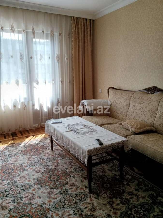 Satılır, köhnə tikili, 3 otaqlı, 65 m², Bakı, Binəqədi r, 7-ci mikrorayon q, Azadlıq prospekti m.