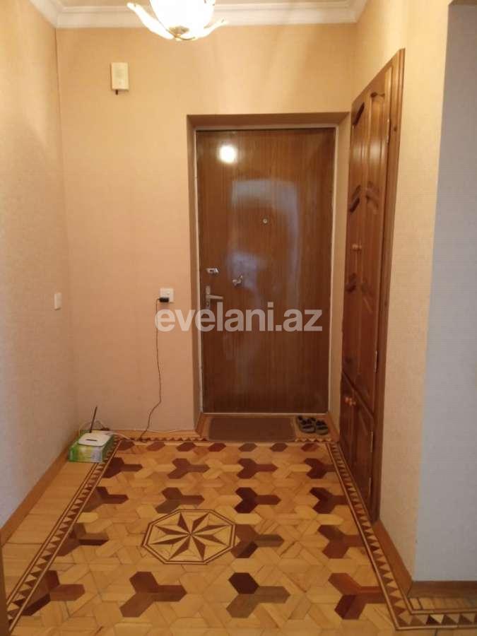 Satılır, köhnə tikili, 3 otaqlı, 65 m², Bakı, Binəqədi r, 7-ci mikrorayon q, Azadlıq prospekti m.