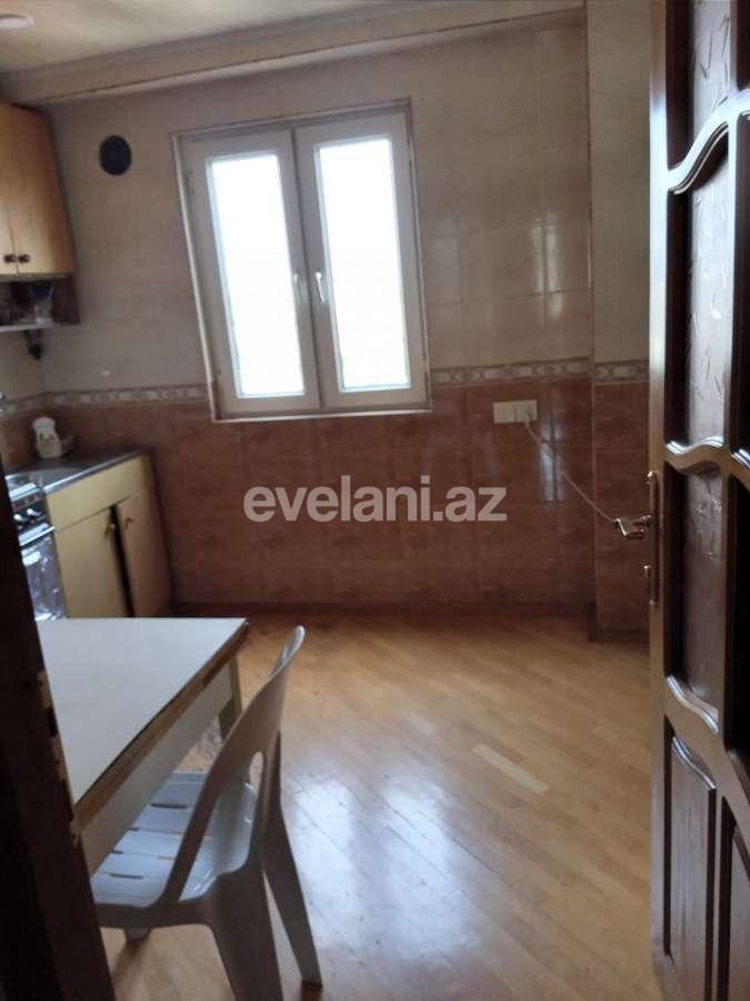 Satılır, köhnə tikili, 3 otaqlı, 65 m², Bakı, Binəqədi r, 7-ci mikrorayon q, Azadlıq prospekti m.