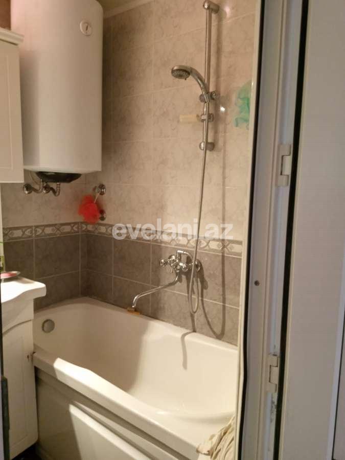 Satılır, köhnə tikili, 3 otaqlı, 65 m², Bakı, Binəqədi r, 7-ci mikrorayon q, Azadlıq prospekti m.