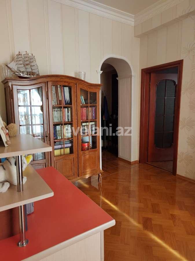 Satılır, köhnə tikili, 5 otaqlı, 145 m², Bakı, Yasamal r, Nizami m.