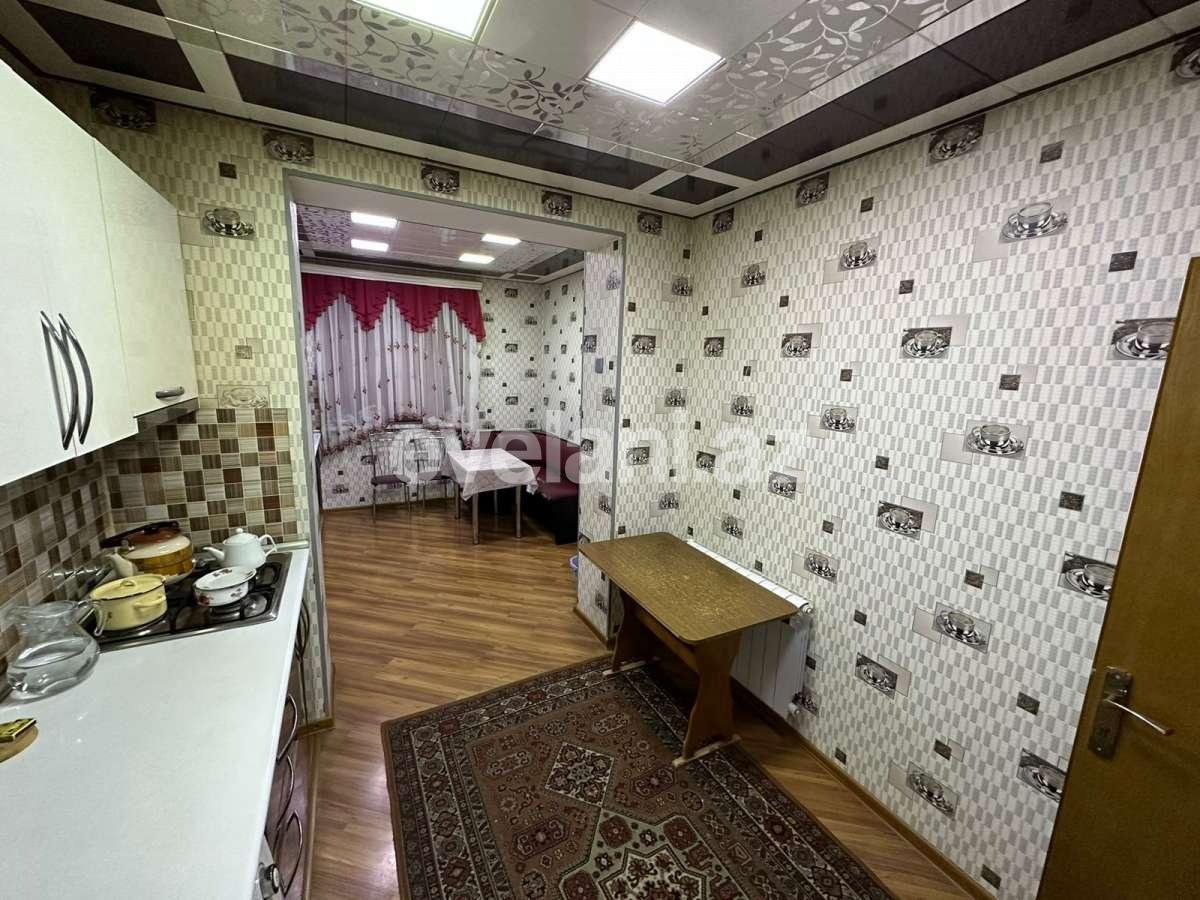 Satılır, köhnə tikili, 4 otaqlı, 110 m², Bakı, Nizami r.