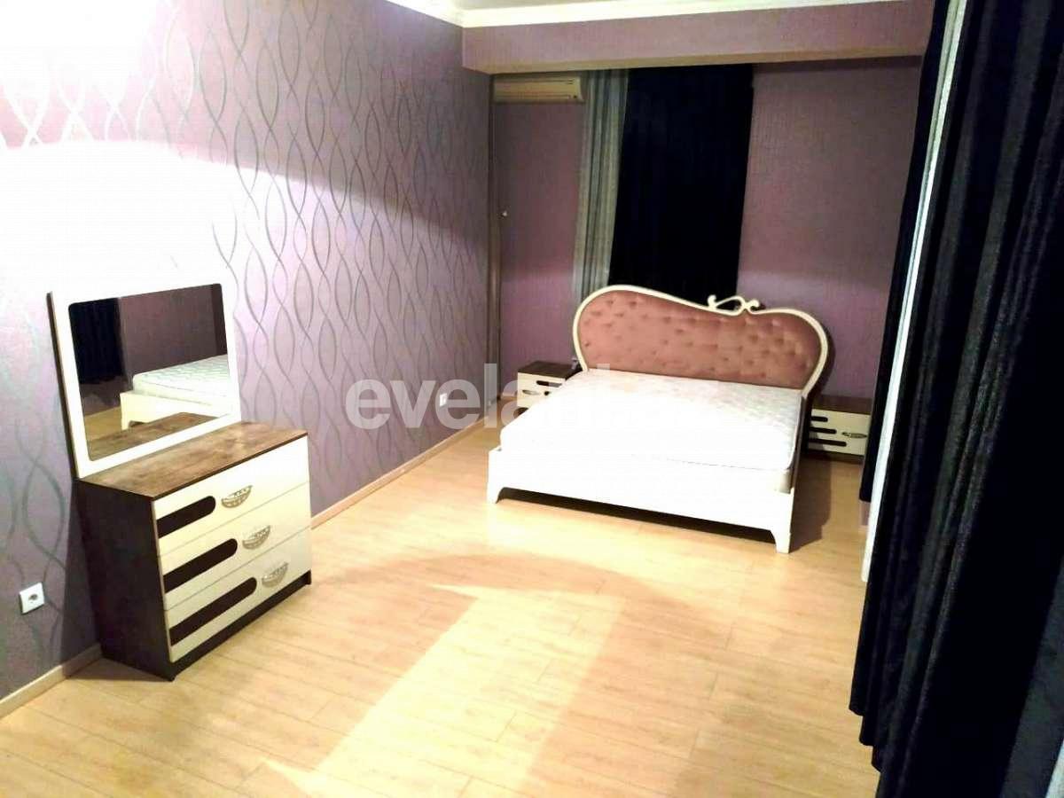 Сдаётся, вторичка, 4-комнаты, 146 m², Баку, Ясамальский r, Элмляр Академиясы m.