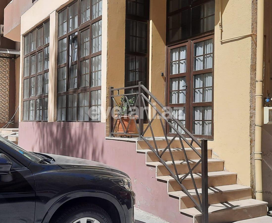 Rent, office, 3 room, 120 m², Baku, Yasamal r, Yasamal d, Elmlar Akademiyası m.