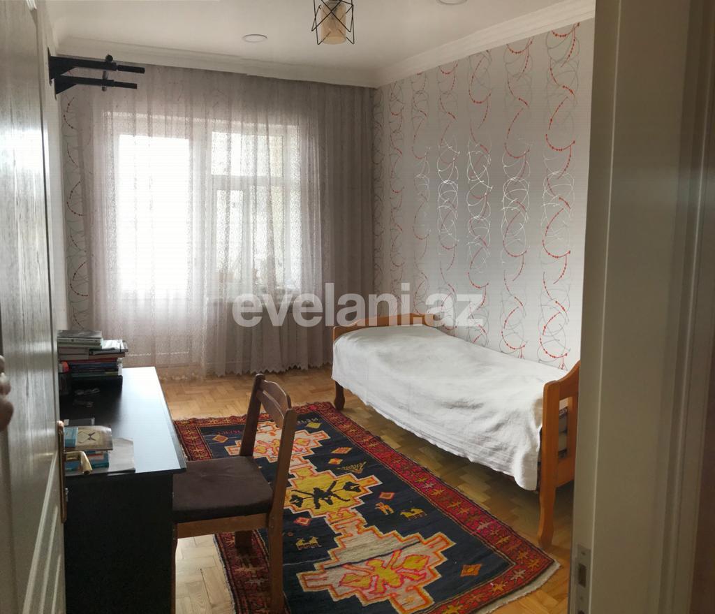 Satılır, köhnə tikili, 5 otaqlı, 109.99 m², Bakı, Nizami r.