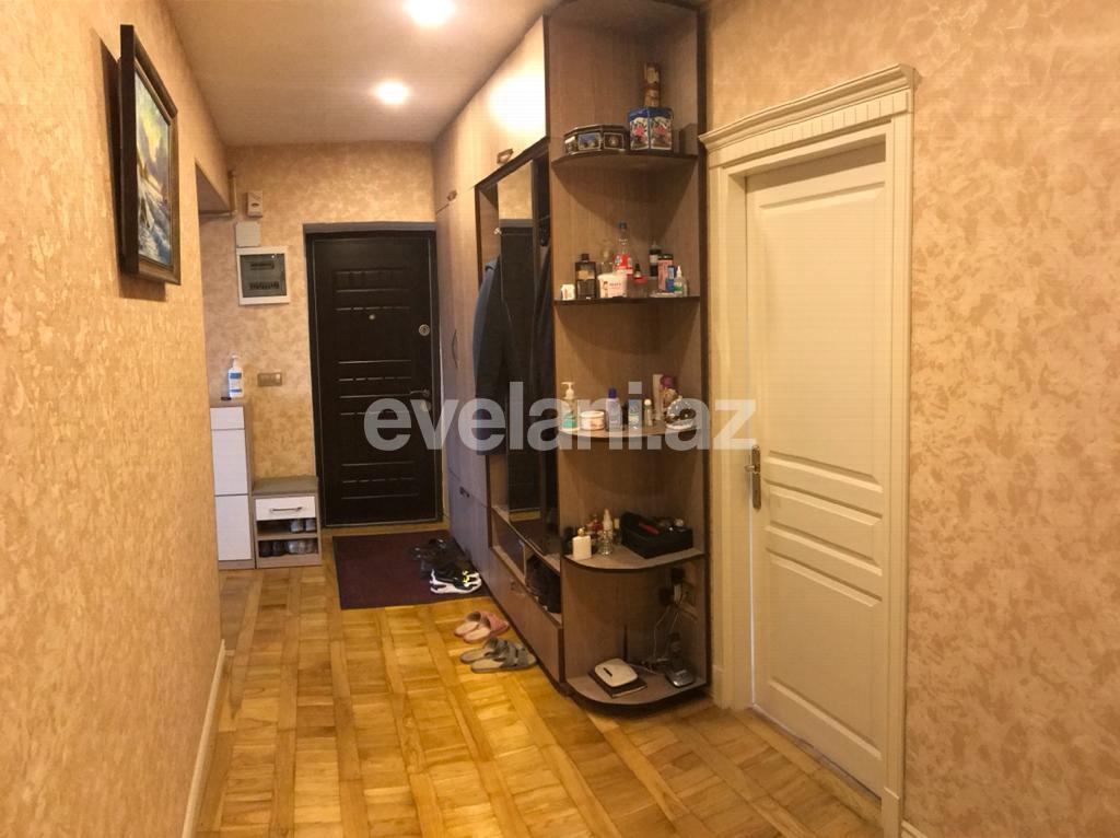 Satılır, köhnə tikili, 5 otaqlı, 109.99 m², Bakı, Nizami r.