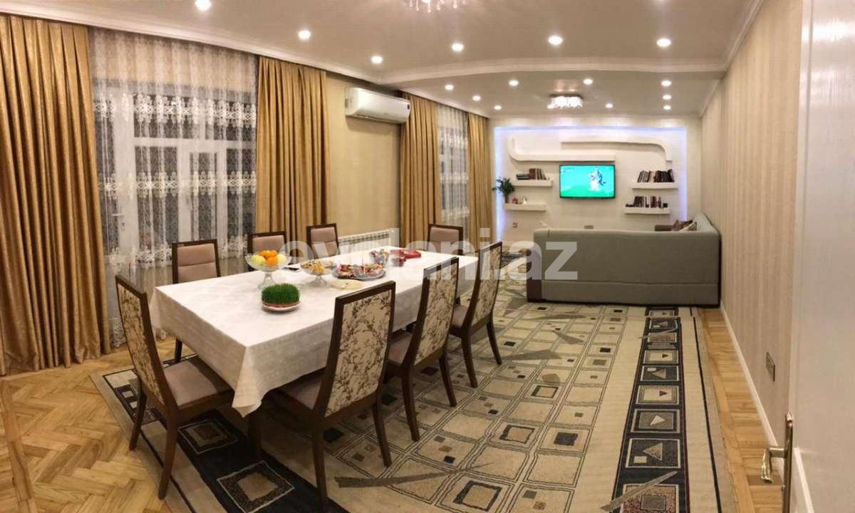 Satılır, köhnə tikili, 5 otaqlı, 109.99 m², Bakı, Nizami r.