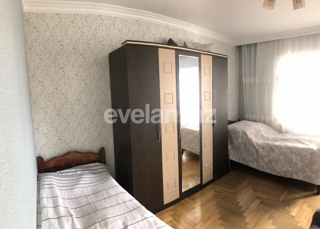 Satılır, köhnə tikili, 5 otaqlı, 109.99 m², Bakı, Nizami r.