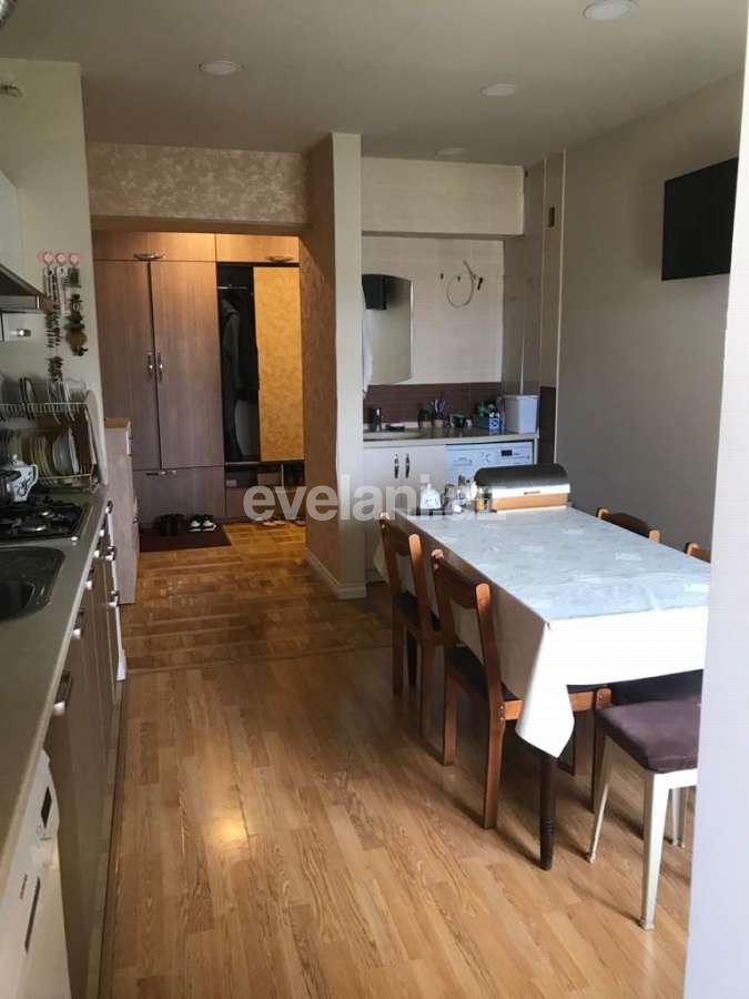 Satılır, köhnə tikili, 5 otaqlı, 109.99 m², Bakı, Nizami r.