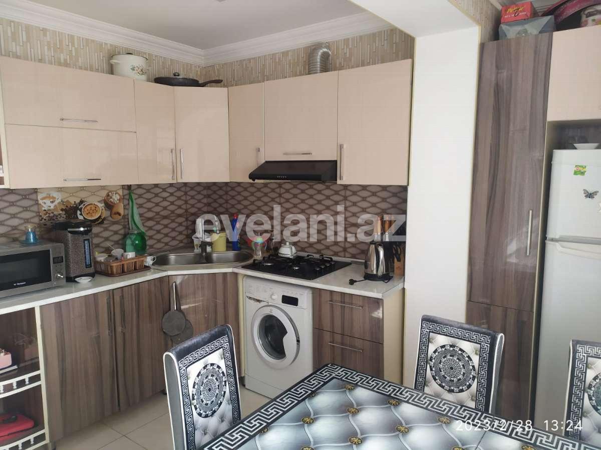 Satılır, köhnə tikili, 3 otaqlı, 85 m², Bakı, Binəqədi r, 8-ci mikrorayon q, Azadlıq prospekti m.