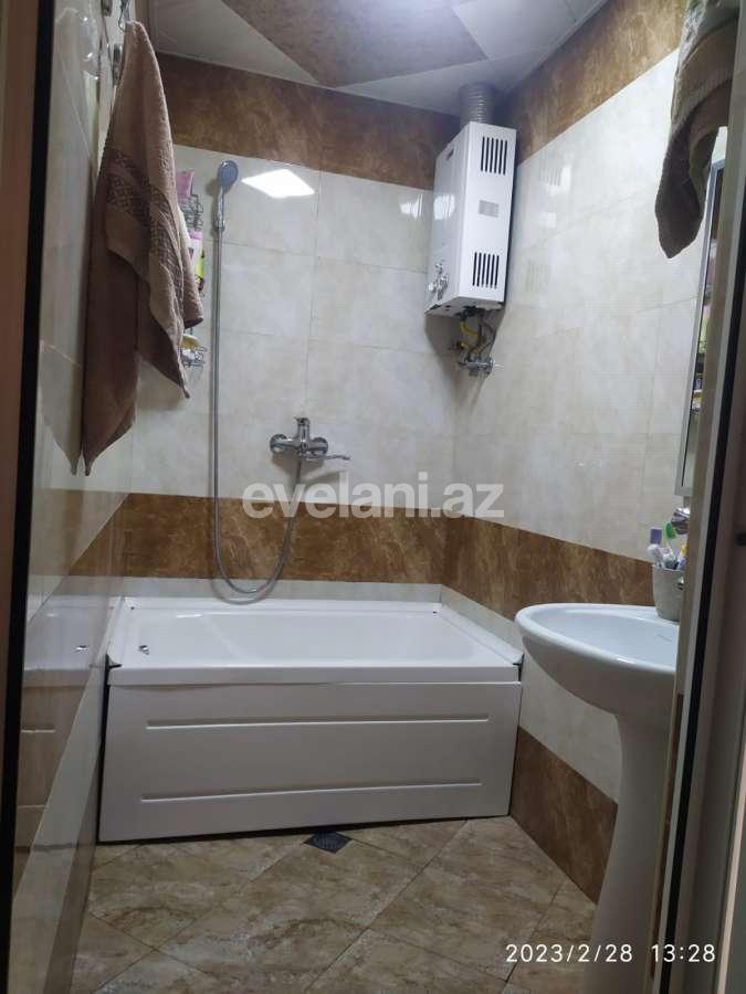 Satılır, köhnə tikili, 3 otaqlı, 85 m², Bakı, Binəqədi r, 8-ci mikrorayon q, Azadlıq prospekti m.