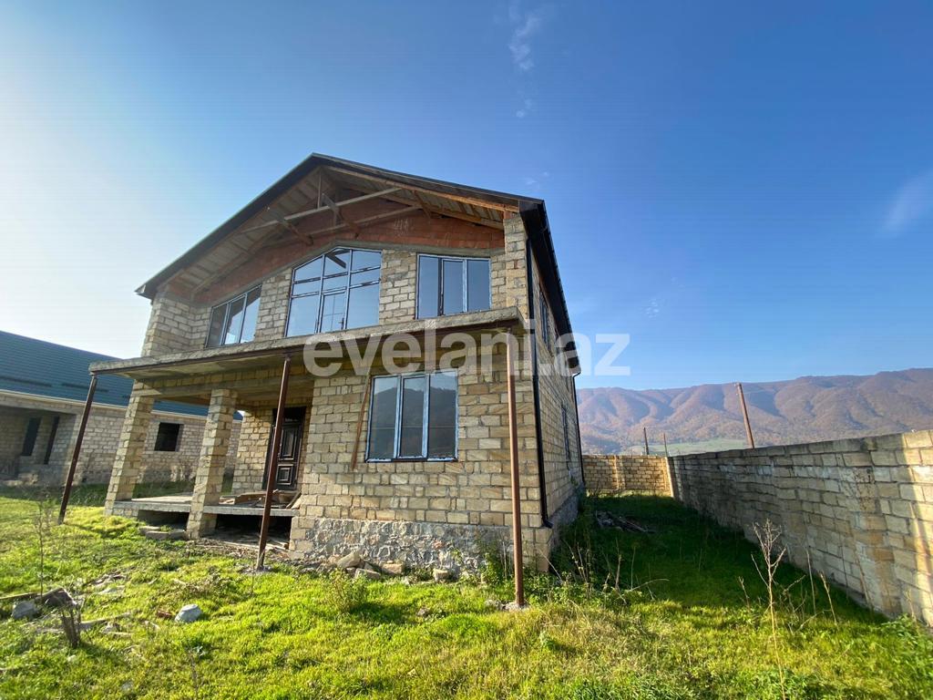 Satılır, həyət evi / bağ, 7 otaqlı, 325 m², Qusar