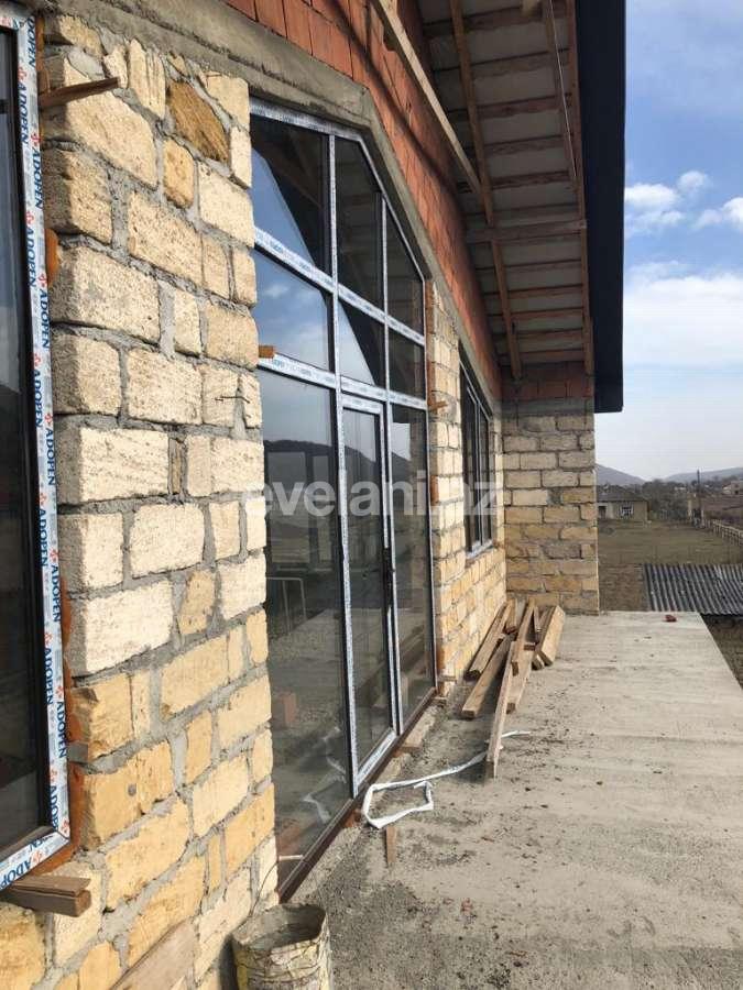 Satılır, həyət evi / bağ, 7 otaqlı, 325 m², Qusar