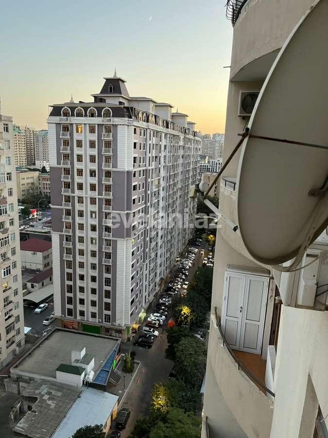 Продаётся, вторичка, 4-комнаты, 204.99 m², Баку, Наримановский r, Гянджлик m.