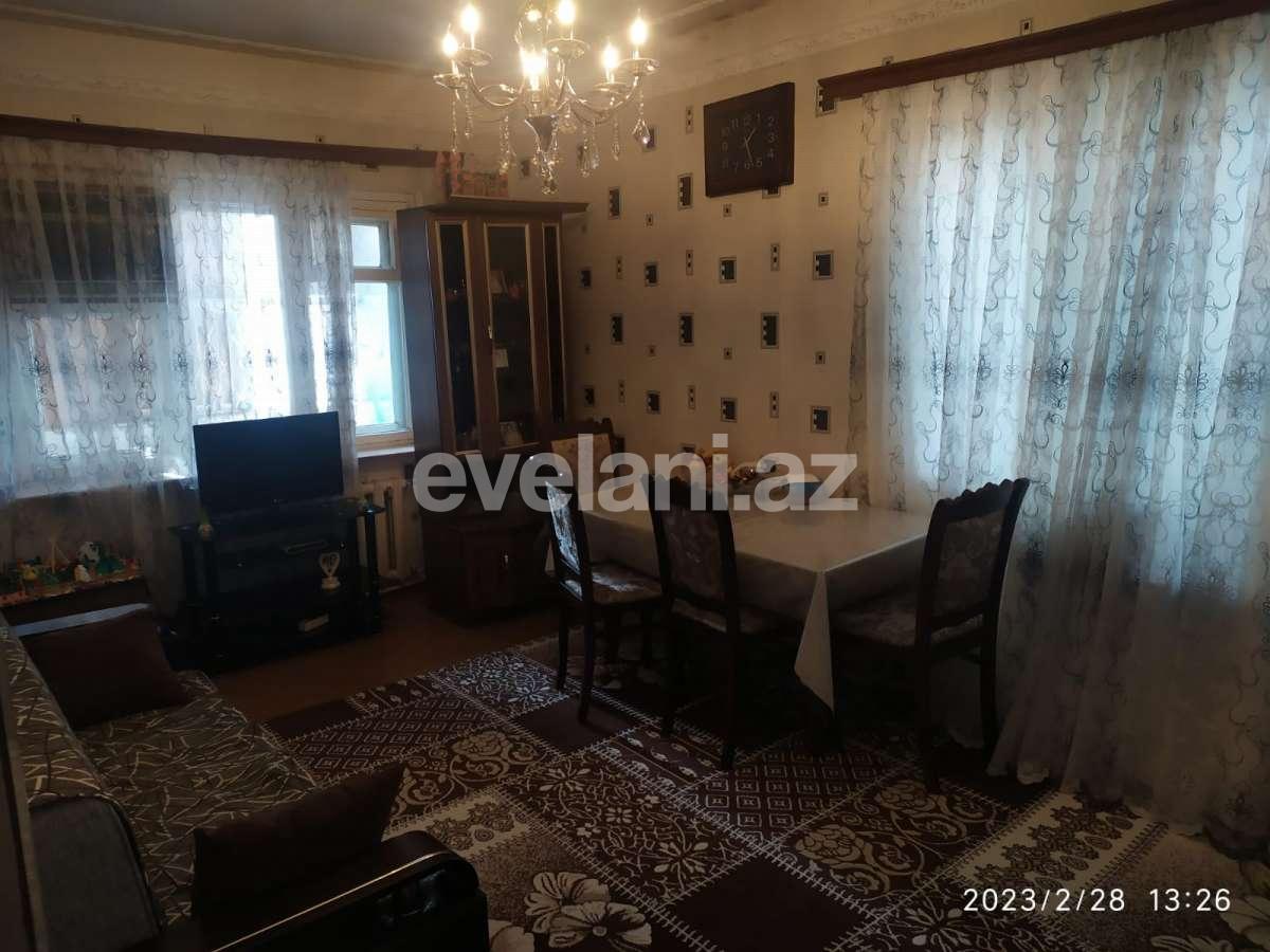 Satılır, köhnə tikili, 3 otaqlı, 85 m², Bakı, Binəqədi r, 8-ci mikrorayon q, Azadlıq prospekti m.