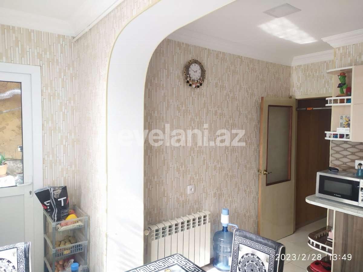 Satılır, köhnə tikili, 3 otaqlı, 85 m², Bakı, Binəqədi r, 8-ci mikrorayon q, Azadlıq prospekti m.