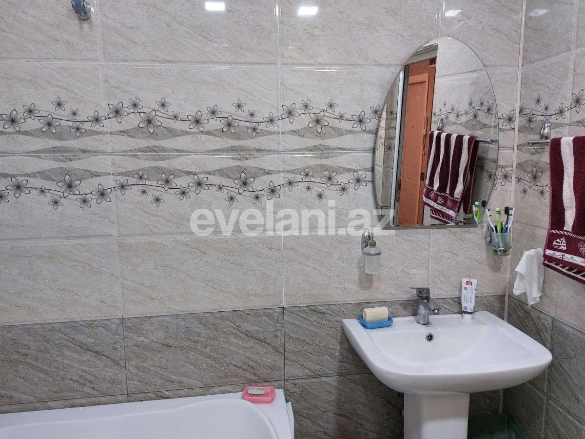 Satılır, köhnə tikili, 3 otaqlı, 55 m², Bakı, Binəqədi r, 6-cı mikrorayon q, Azadlıq prospekti m.