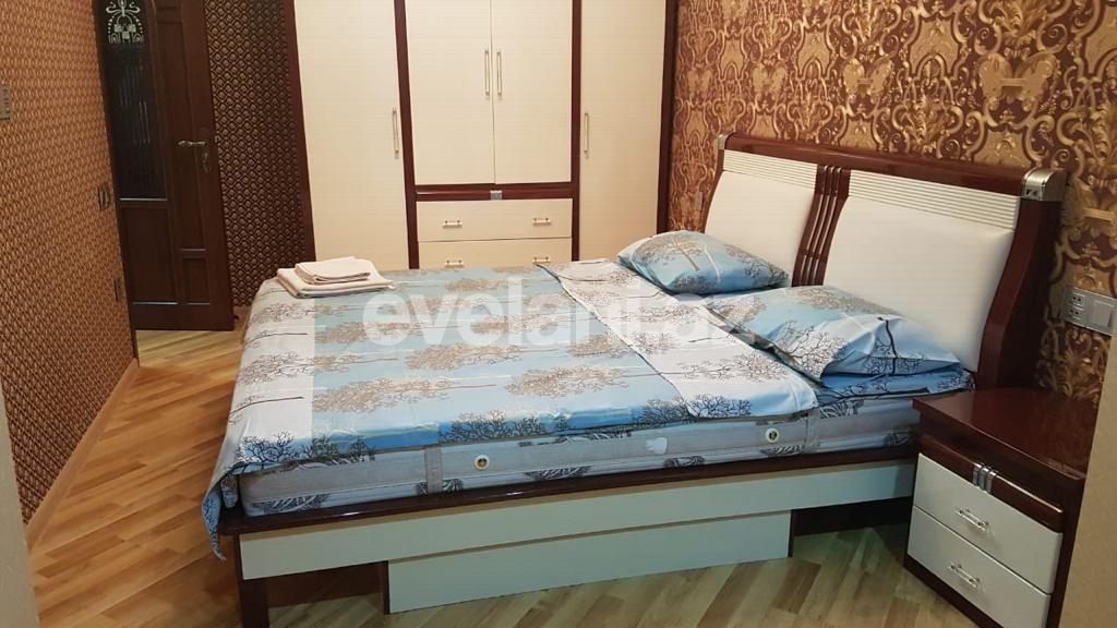 Sale, old building, 4 room, 105 m², Baku, Narimanov r.