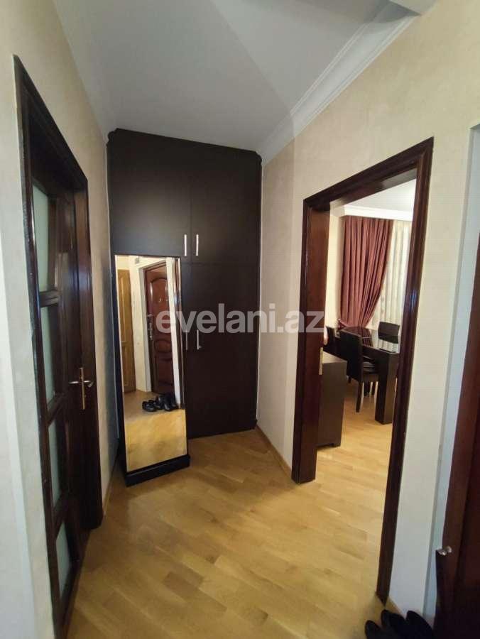 Satılır, köhnə tikili, 2 otaqlı, 65 m², Bakı, Binəqədi r, 9-cu mikrorayon q, Memar Əcəmi m.
