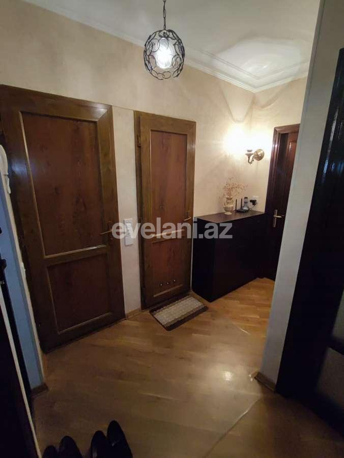 Satılır, köhnə tikili, 2 otaqlı, 65 m², Bakı, Binəqədi r, 9-cu mikrorayon q, Memar Əcəmi m.