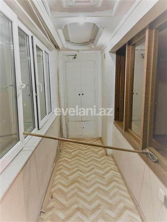 Satılır, köhnə tikili, 3 otaqlı, 65 m², Bakı, Nəsimi r, 4-cü mikrorayon q, Memar Əcəmi m.