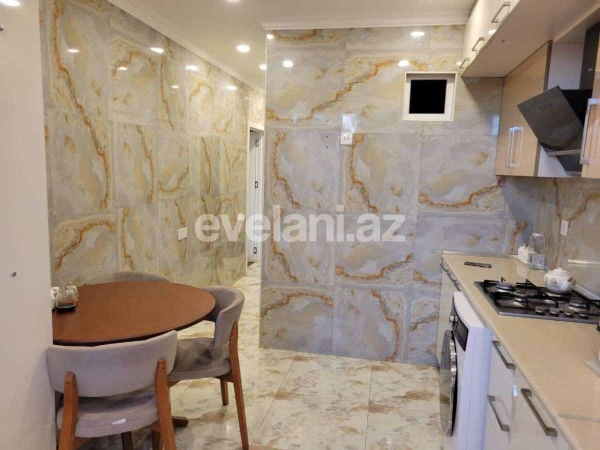 Продаётся, вторичка, 4-комнаты, 117 m², Баку, Бинагадинский r, 8-й микрорайон p, Азадлыг проспекти m.