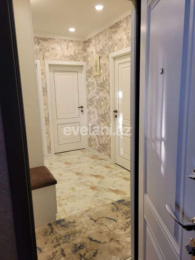 Продаётся, вторичка, 4-комнаты, 117 m², Баку, Бинагадинский r, 8-й микрорайон p, Азадлыг проспекти m.