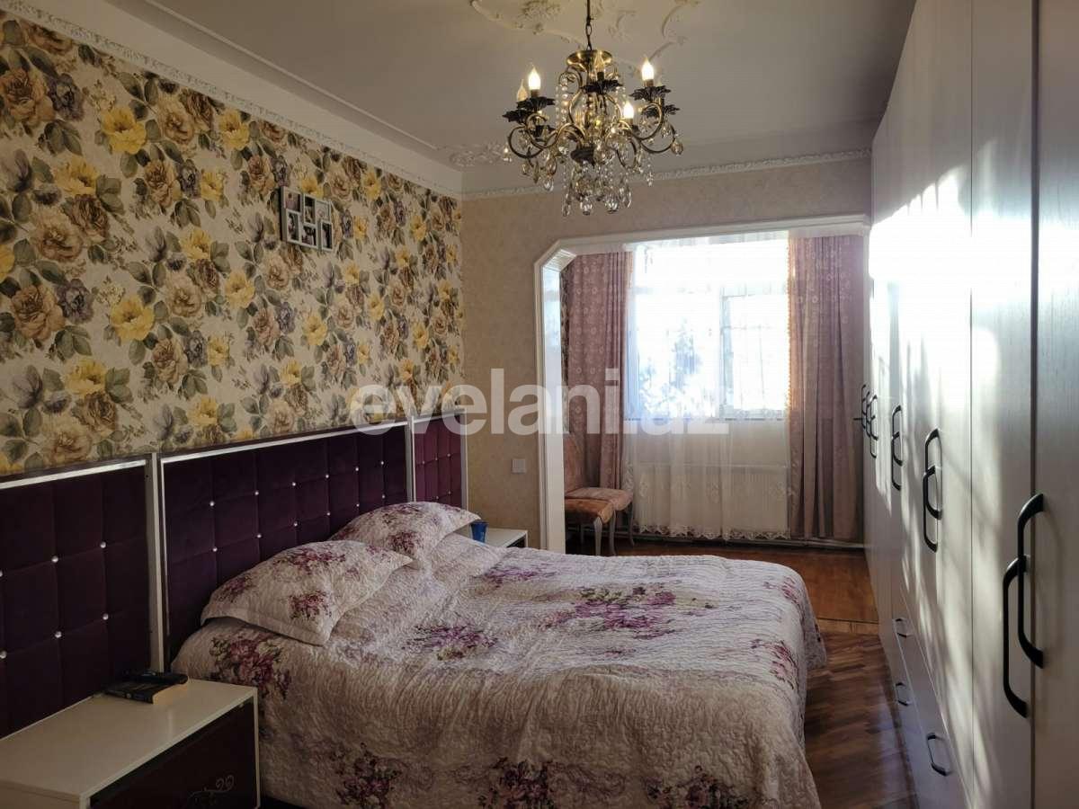 Продаётся, вторичка, 4-комнаты, 117 m², Баку, Бинагадинский r, 8-й микрорайон p, Азадлыг проспекти m.