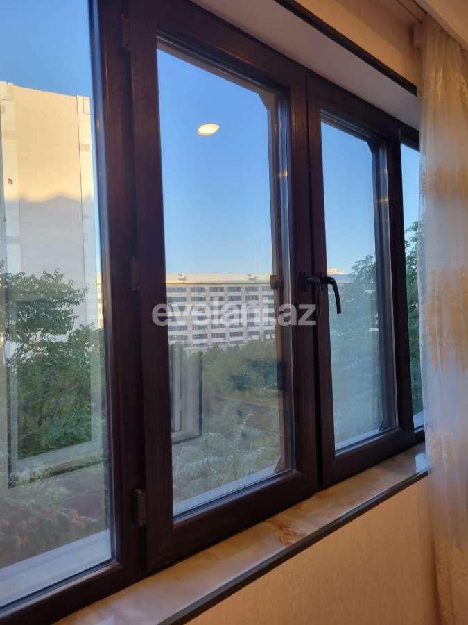 Продаётся, вторичка, 4-комнаты, 117 m², Баку, Бинагадинский r, 8-й микрорайон p, Азадлыг проспекти m.