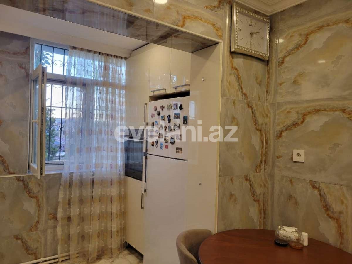 Продаётся, вторичка, 4-комнаты, 117 m², Баку, Бинагадинский r, 8-й микрорайон p, Азадлыг проспекти m.